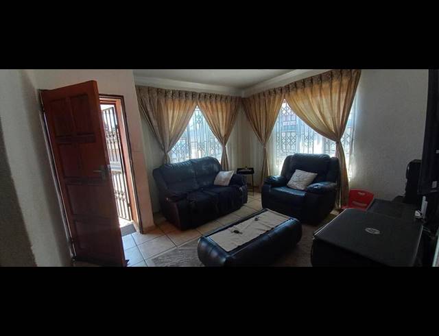 3 BEDROOM HOUSE FOR SALE IN SOSHANGUVE VV